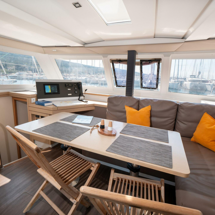Stella Luna | Fountaine Pajot LUCIA 40 photo 16