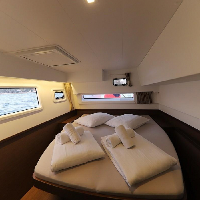 Odessa | Lagoon 42 photo 5