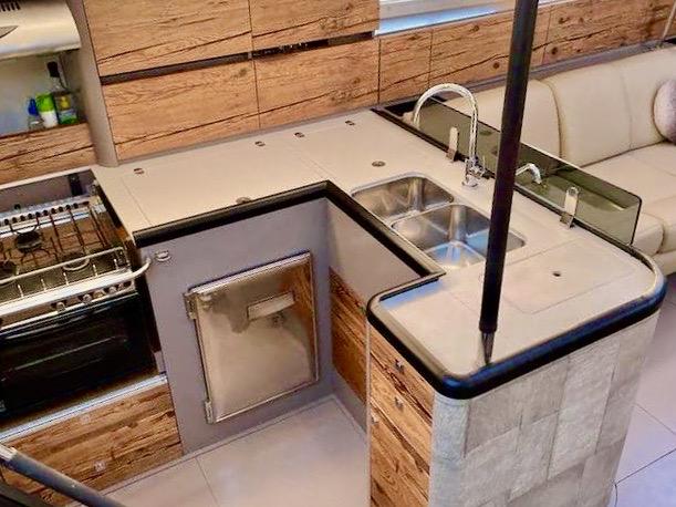 Champagne | Jeanneau 57 photo 11