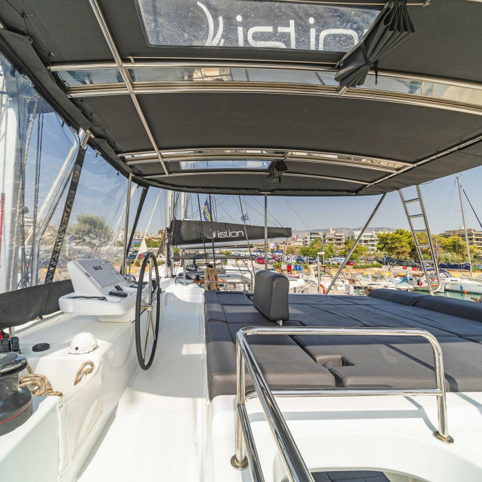 Reina (ONLY SKIPPERED) | Lagoon 50 A/C & GEN & WM photo 8