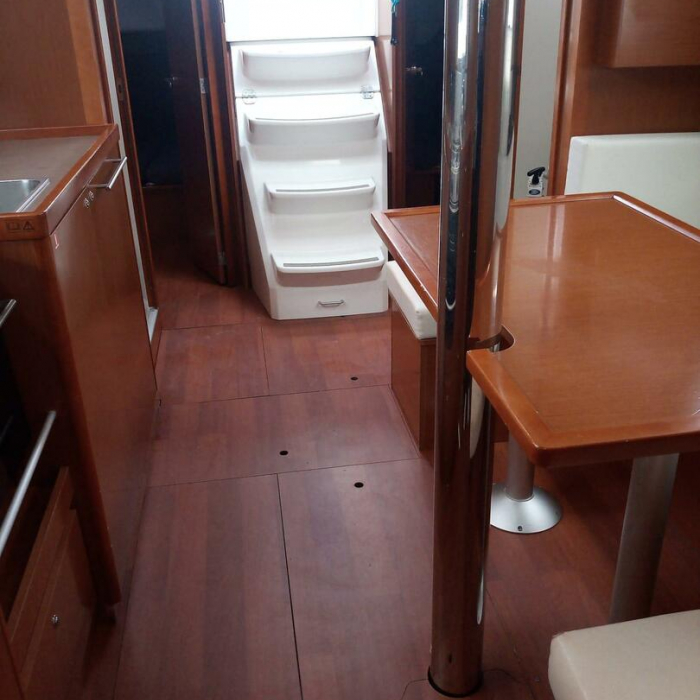 Monica | Oceanis 38 photo 8