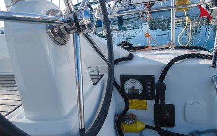 Amour | Oceanis 30.1 photo 8