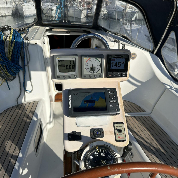 Cassiopea | Oceanis 323 Clipper photo 25