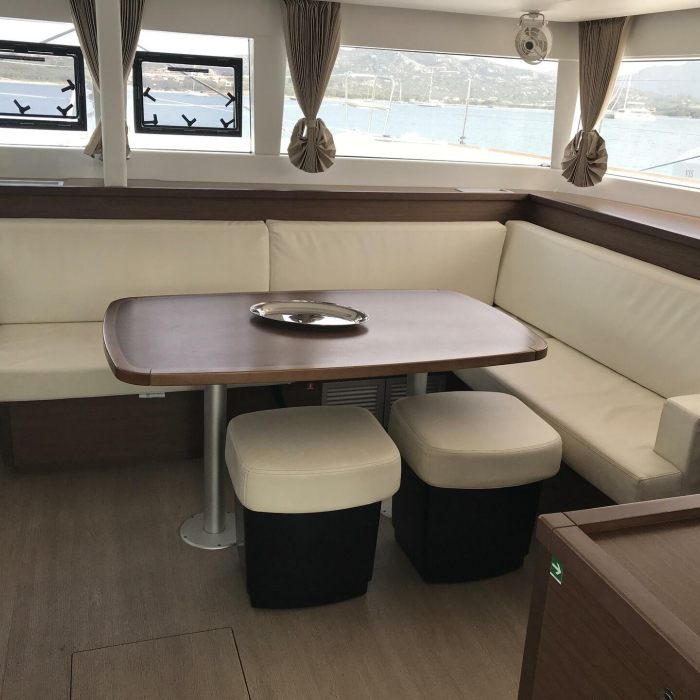 Cor Caroli | Lagoon 450F photo 8