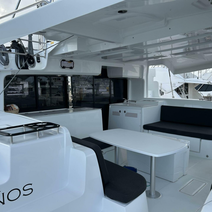 SUEÑOS | Lagoon 46 photo 10