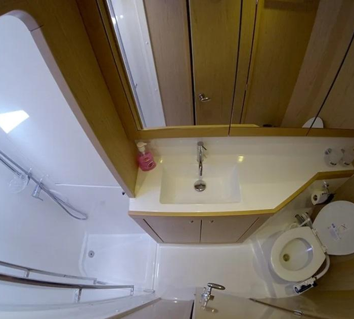 Deep Blue | Lagoon 39 photo 11