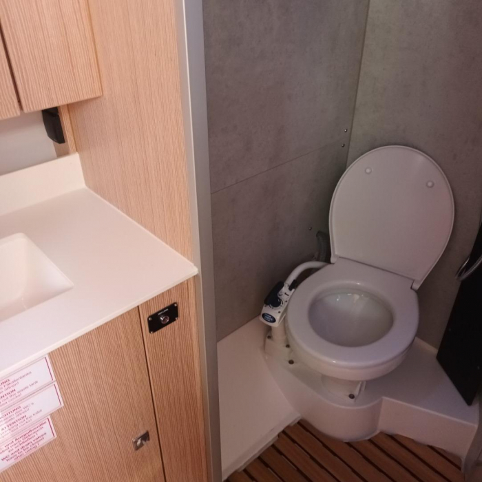 NEW Gioia | Bavaria C42 photo 10