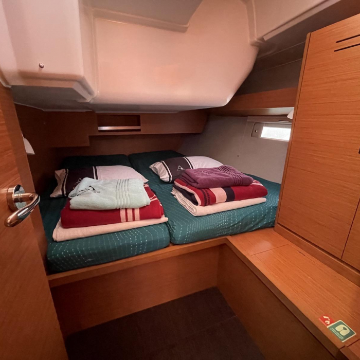 Sweet | Dufour 430 GL photo 12