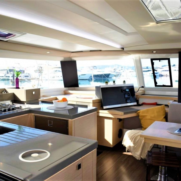 Ocean Runner | Fountaine Pajot Astrea 42 photo 11