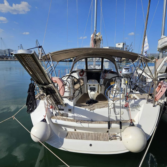 Triton | Sun Odyssey 42i photo 1