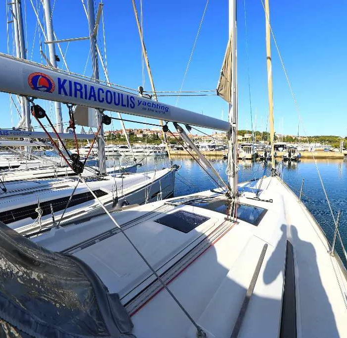 Economy | Dufour 382 GL photo 2