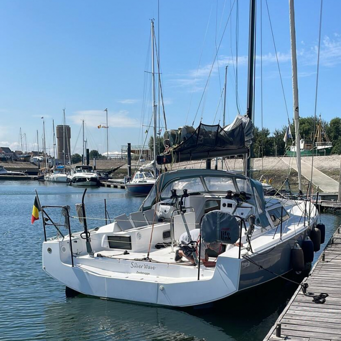 SILVER WAVE | Pogo 36 photo 11