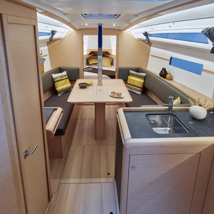 Mia | Sun Odyssey 349 photo 7