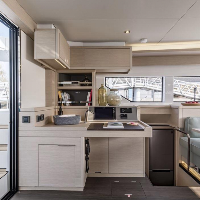 Hydrus | Lagoon 55 photo 3