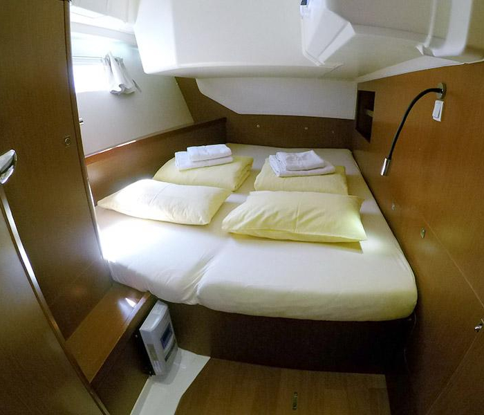 Neška II | Oceanis 45 photo 12