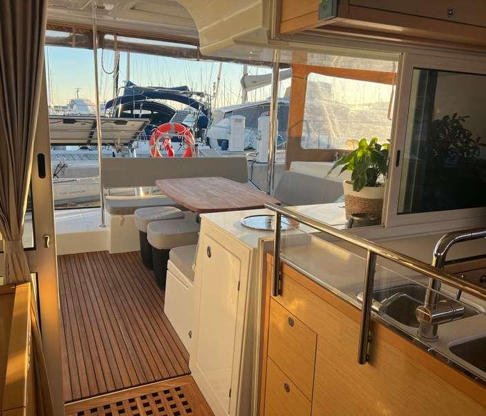 Branchia | Lagoon 450 Fly photo 21