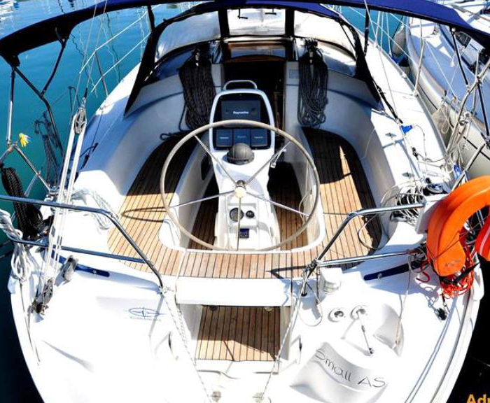 Small AS | Bavaria 33 Cruiser photo 5