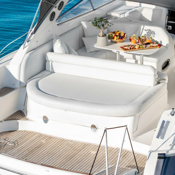 AEGEAN BLUE | Bavaria 40 photo 10