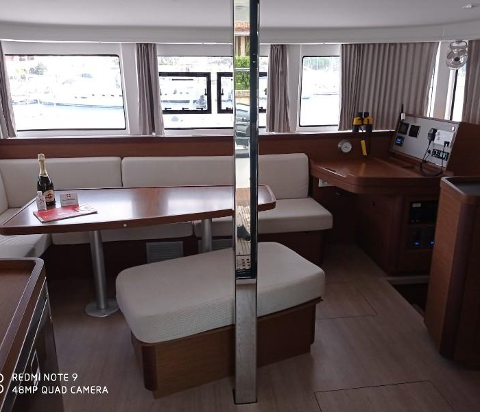 Lux | Lagoon 42 photo 3