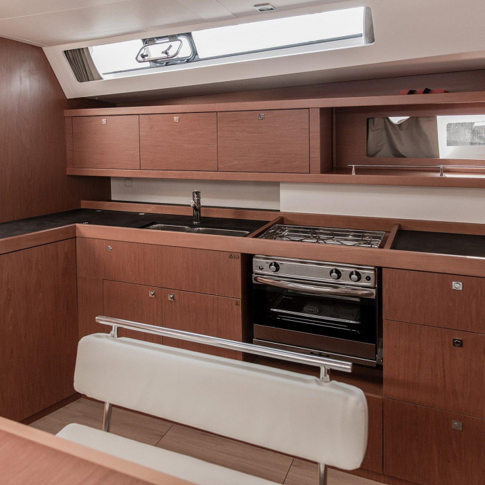 Slide | Oceanis 45 photo 9