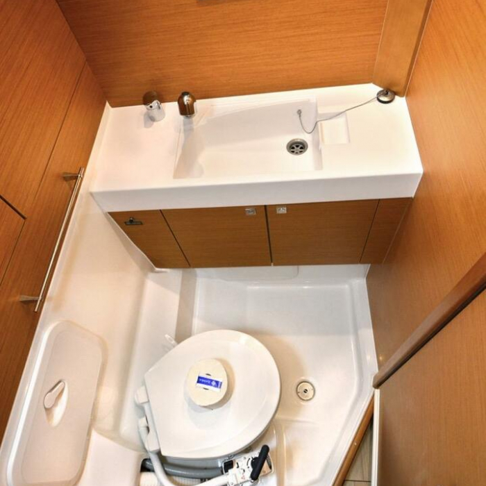 Black Kiss | Sun Odyssey 479 photo 9