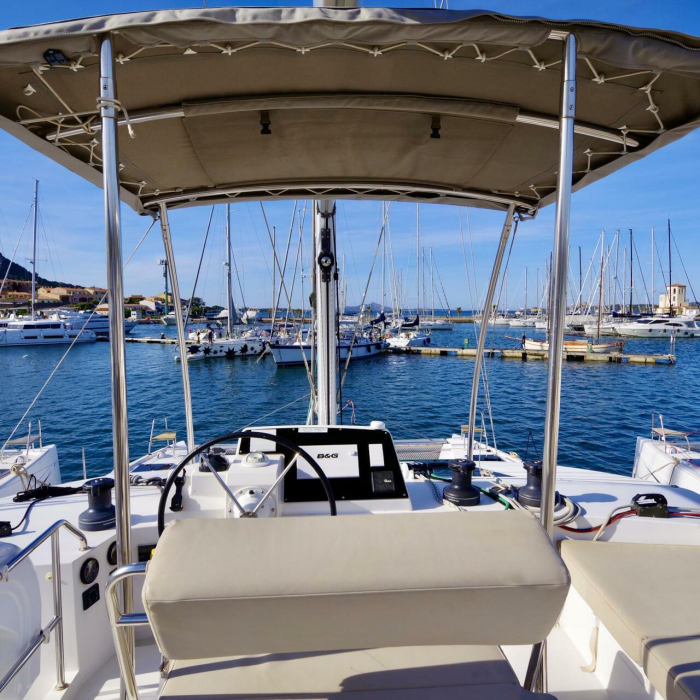 Gelmar - A/C, Generator, Water maker | Nautitech 46 Fly photo 3