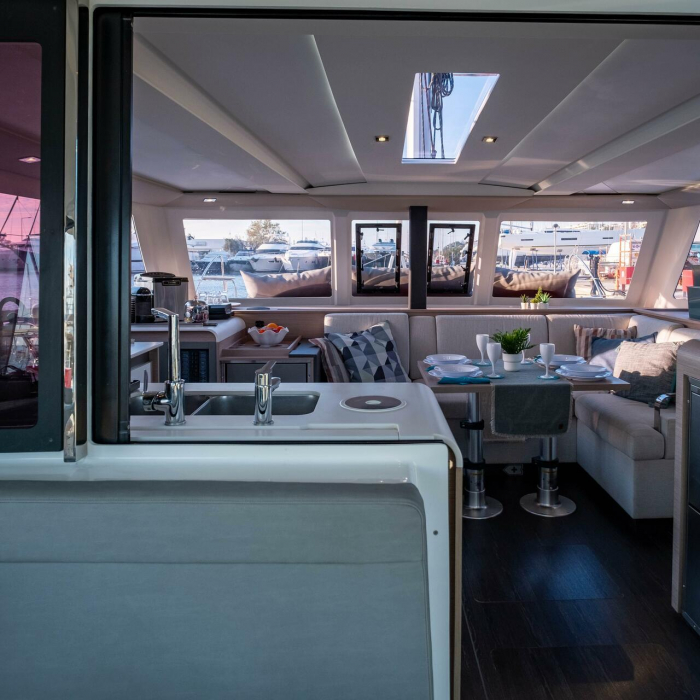 Artemis | Fountaine Pajot Isla 40 photo 29