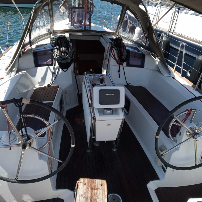 Argo | Sun Odyssey 379 photo 3