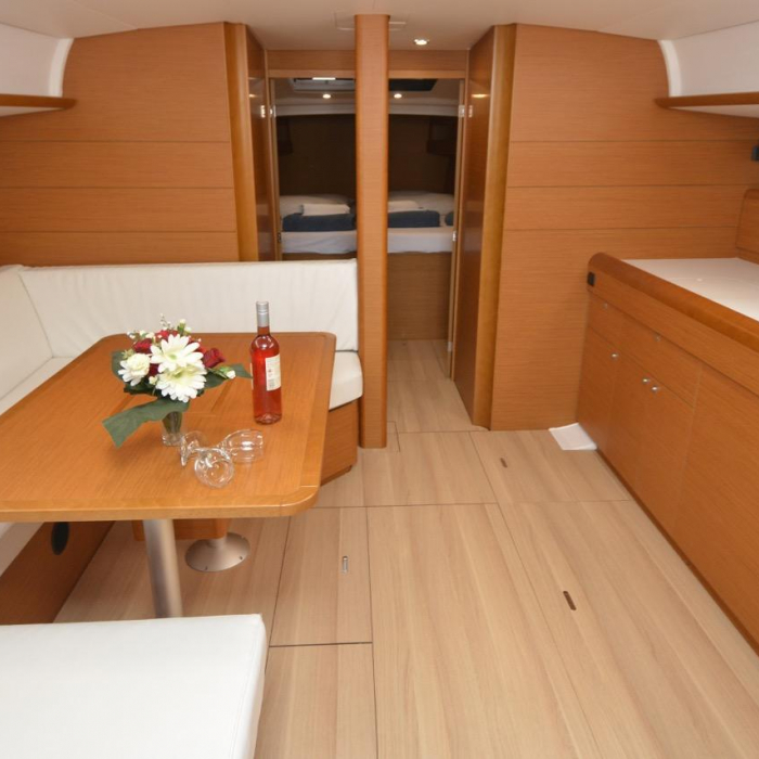 Black Kiss | Sun Odyssey 479 photo 7