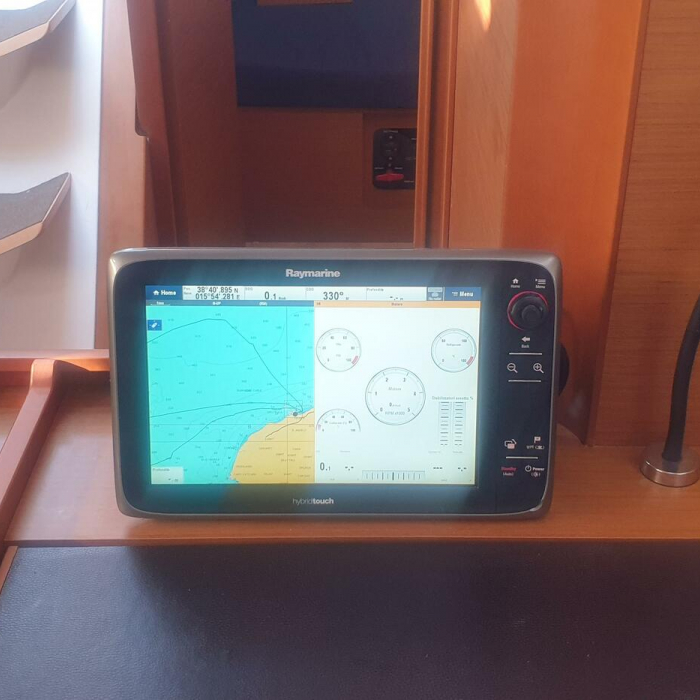 In A Silent Way | Sun Odyssey 519 "In A Silent Way" photo 13