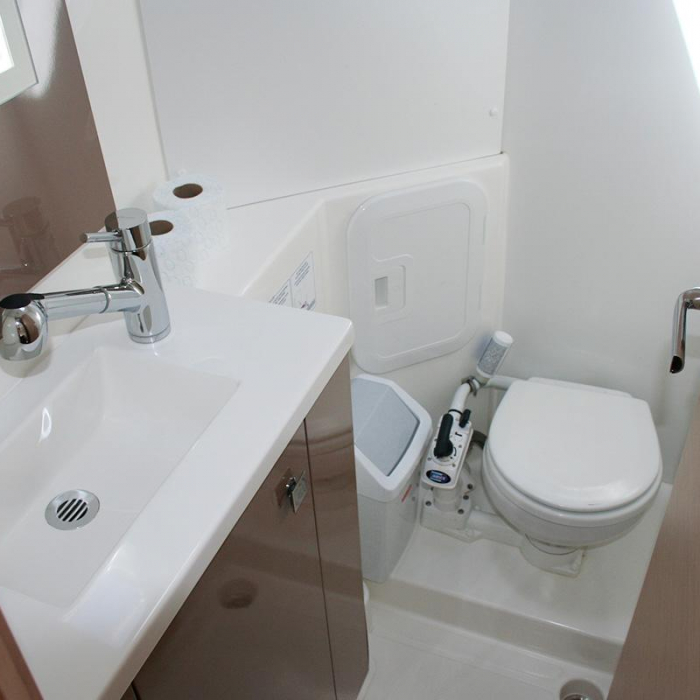 Admira | Fountaine Pajot LUCIA 40 photo 5