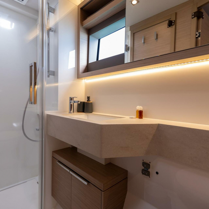 Lavina | Lagoon 51 photo 28