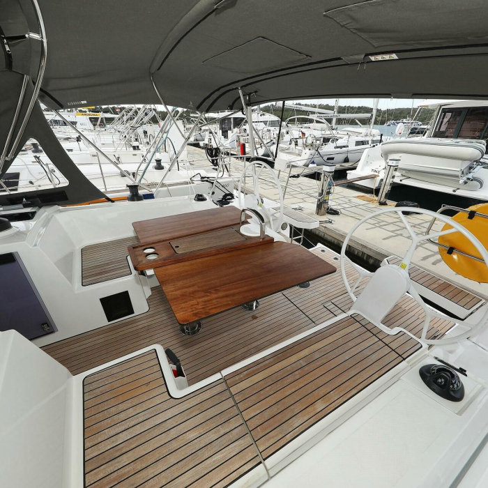 Levente | Bavaria C42 photo 32