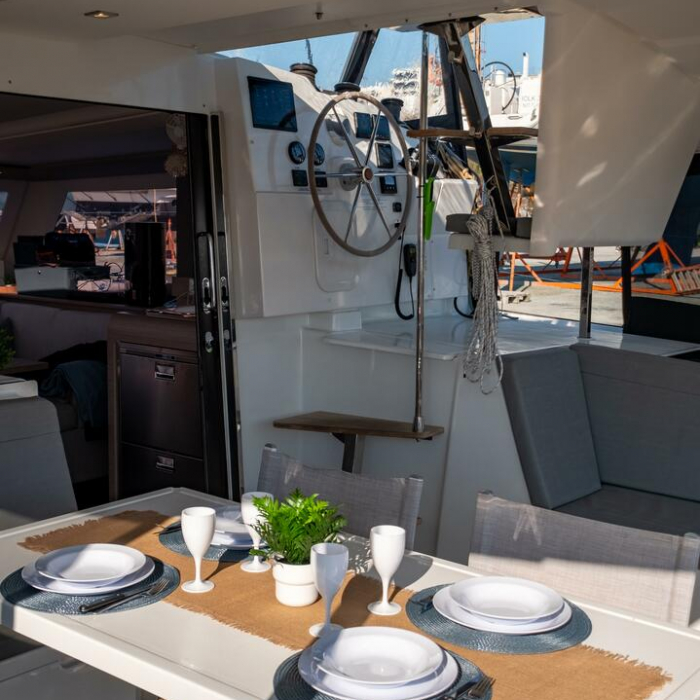 Artemis | Fountaine Pajot Isla 40 photo 27