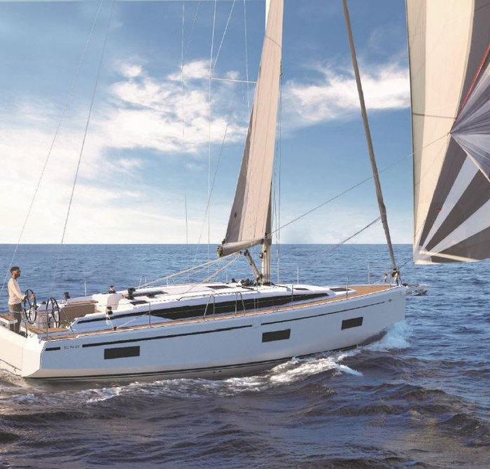 Val | Bavaria C42 photo 2