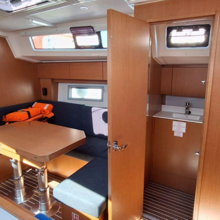 Papagena | Bavaria C38 photo 12