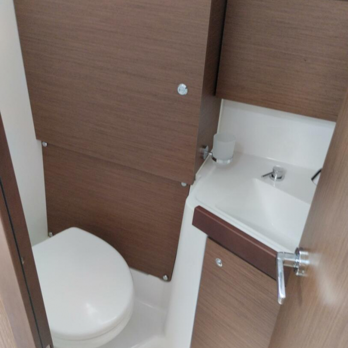 Ceja | Oceanis 38.1 photo 9