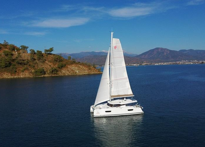 Reina | Astrea 42 photo 8