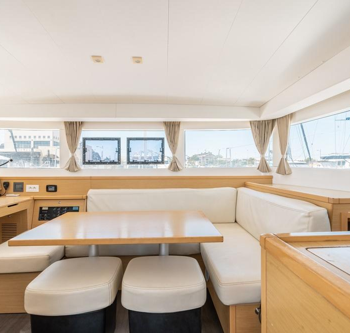 Catallou | Lagoon 39 photo 9