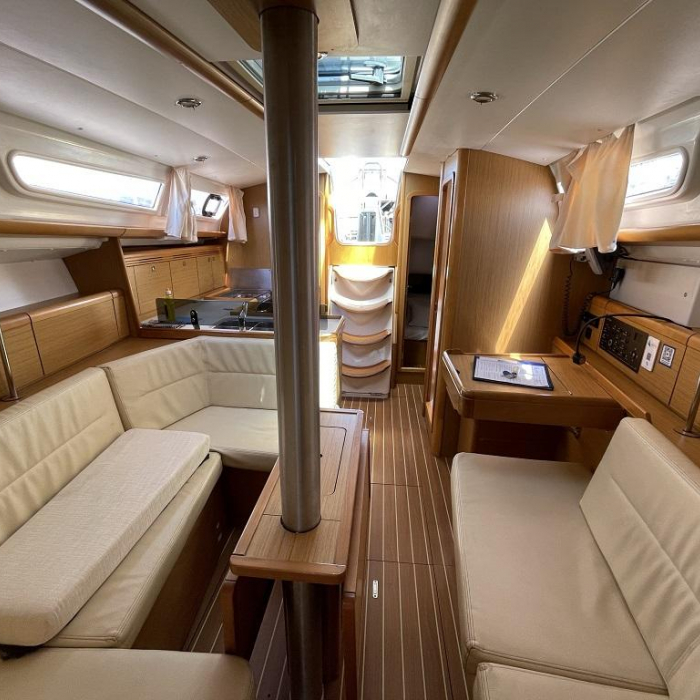 Mala | Sun Odyssey 36i photo 18