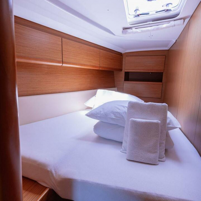 Ana B. | Sun Odyssey 49i photo 10