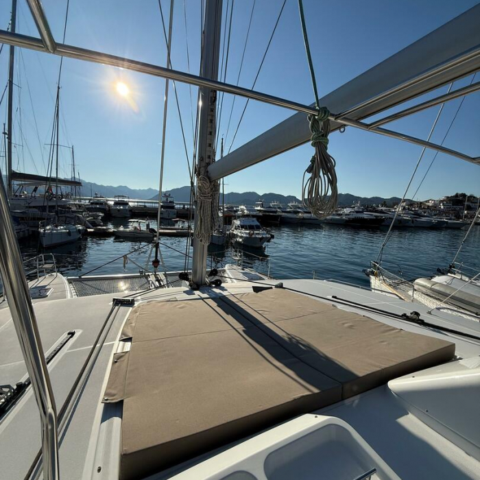 Lu Lu | Lagoon 450 Fly photo 3