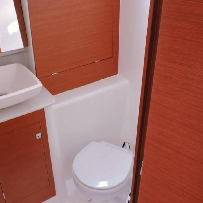 Shakey Ground | Dufour 360 GL photo 2