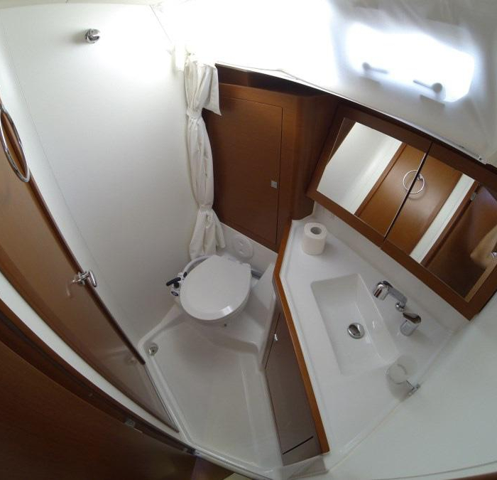 Neška II | Oceanis 45 photo 22