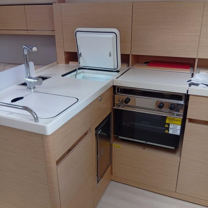 Eleni | Hanse 418 photo 2