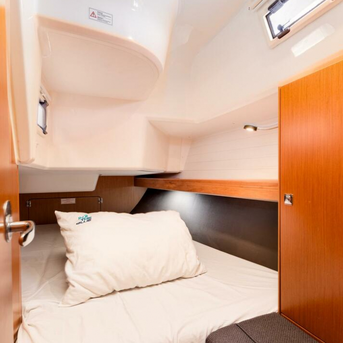 Fjaka | Bavaria Cruiser 37 photo 5