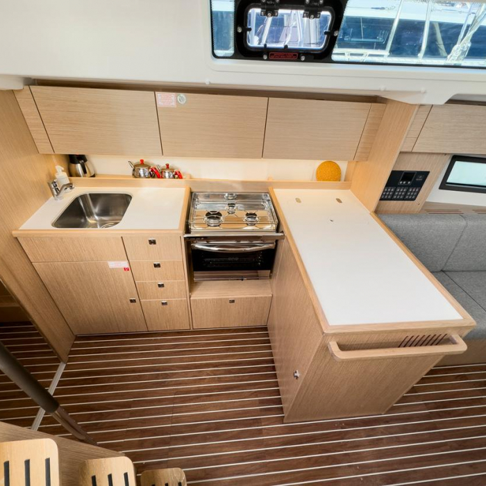 Arinna | Bavaria C38 photo 54