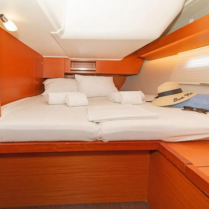 Ocean Whisper | Dufour 430 photo 11