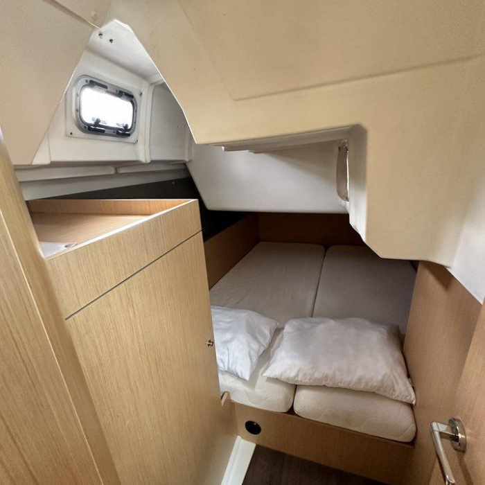 Delfino | Oceanis 38.1 photo 12