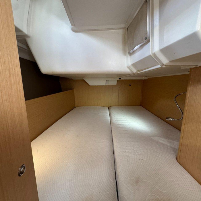 Delfino | Oceanis 38.1 photo 9